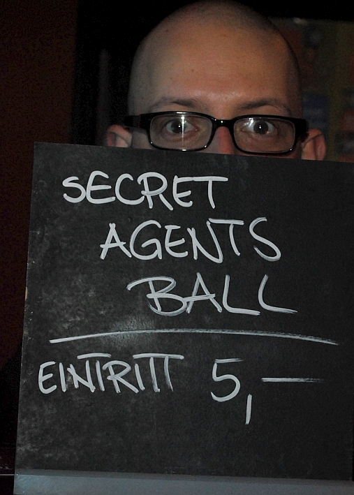 Secretagentsball0510 (25)